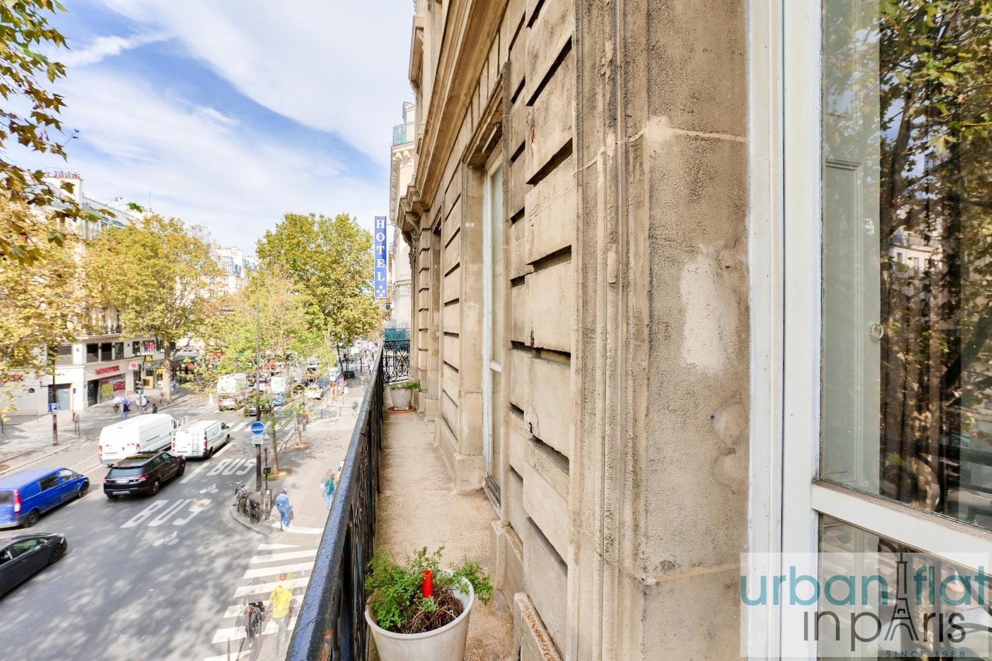 60-Luxury Parisian Home Sebastopol Экстерьер фото