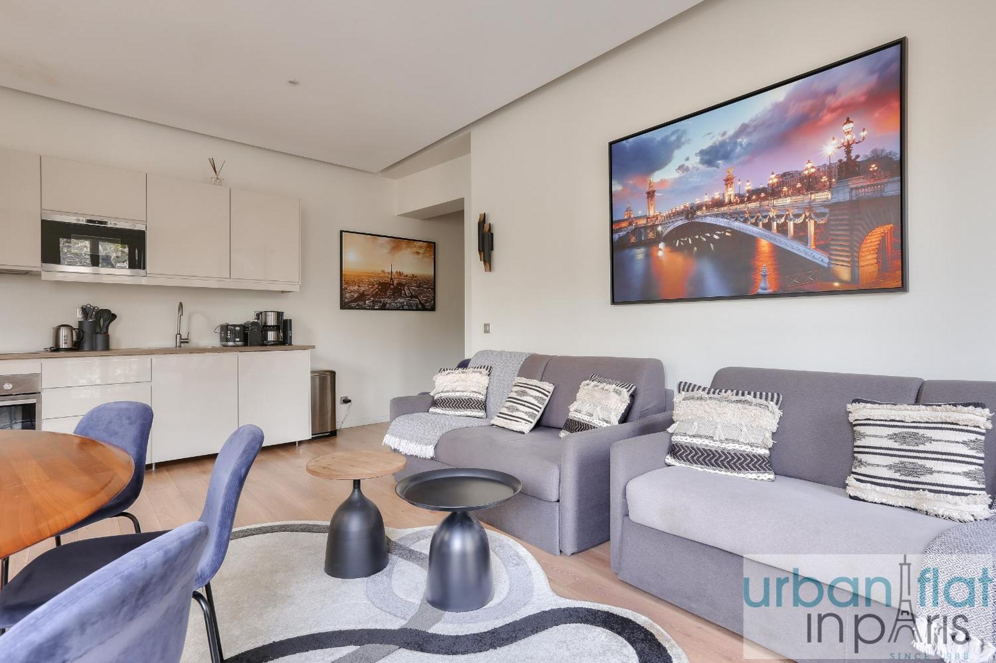 60-Luxury Parisian Home Sebastopol Экстерьер фото